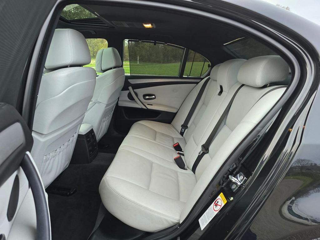 BMW M5 5.0 M5 Saloon 2008