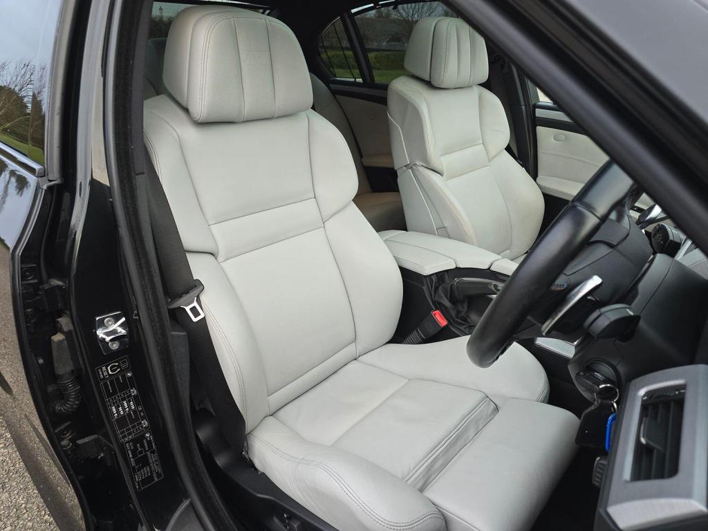 BMW M5 5.0 M5 Saloon 2008