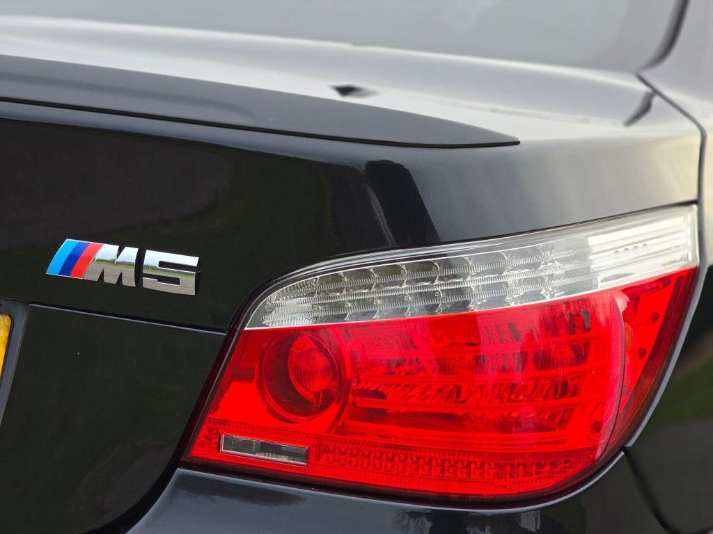 BMW M5 5.0 M5 Saloon 2008