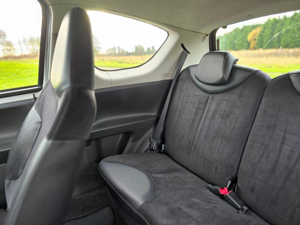 TOYOTA AYGO 1.0 VVT-i Ice 2012