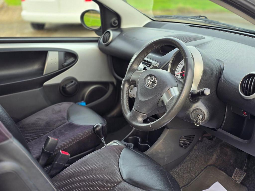 TOYOTA AYGO 1.0 VVT-i Ice 2012