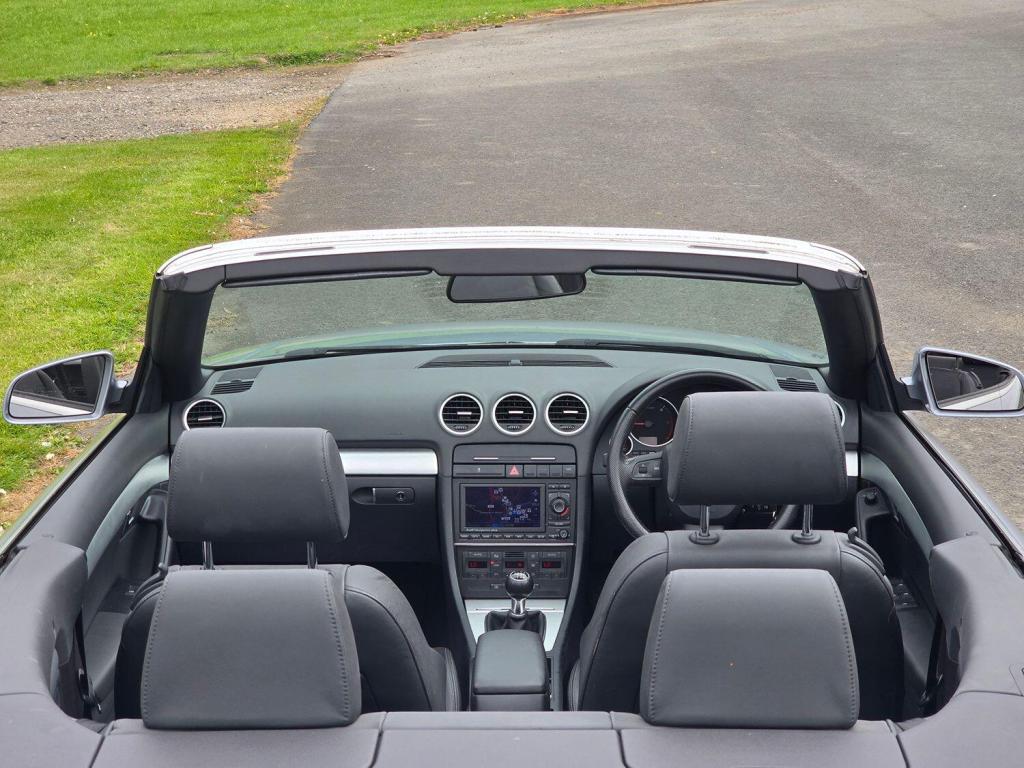 AUDI A4 2.0 TDI S line 2009