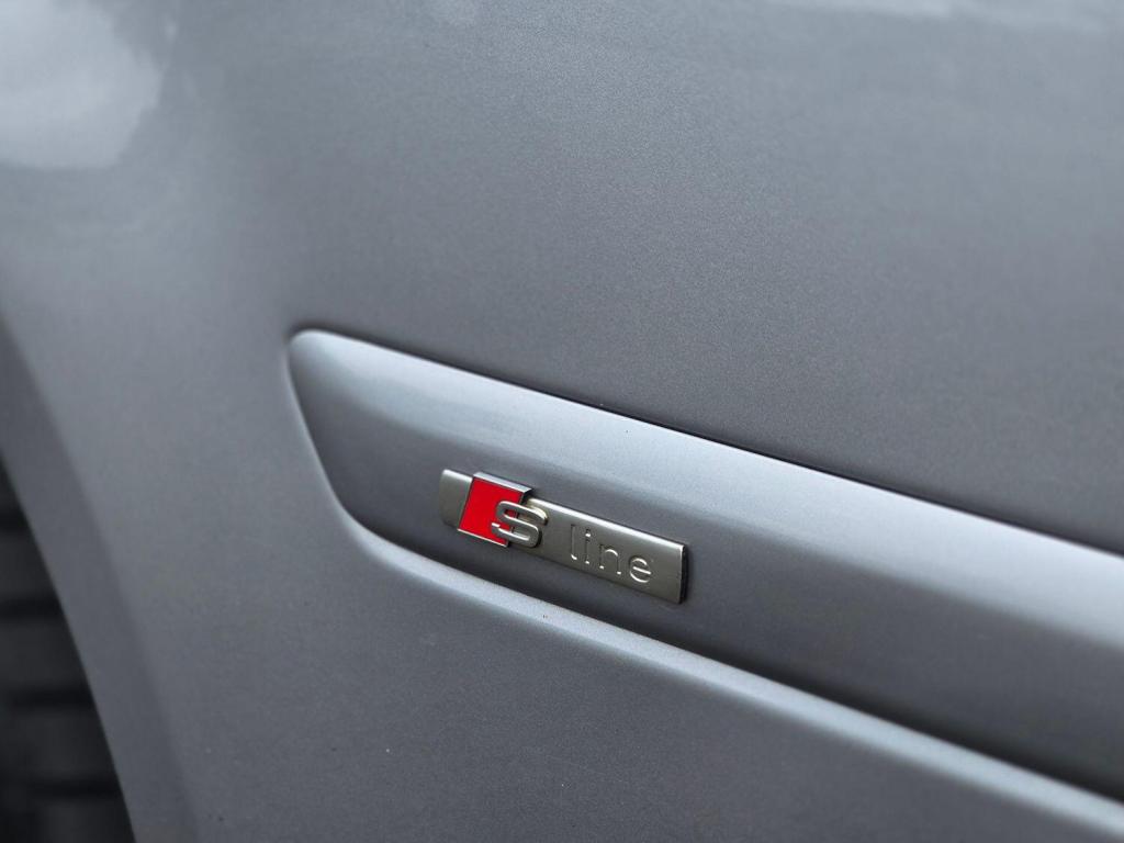 AUDI A4 2.0 TDI S line 2009