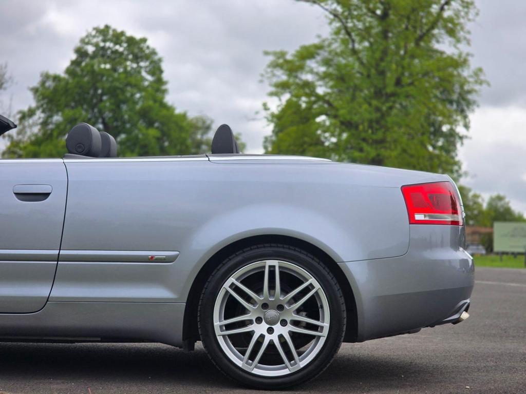 AUDI A4 2.0 TDI S line 2009