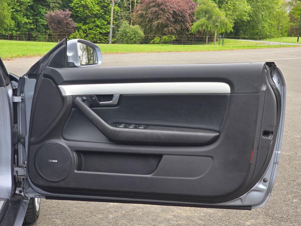 AUDI A4 2.0 TDI S line 2009