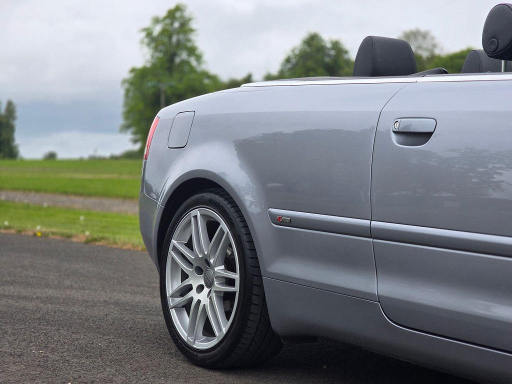 AUDI A4 2.0 TDI S line 2009