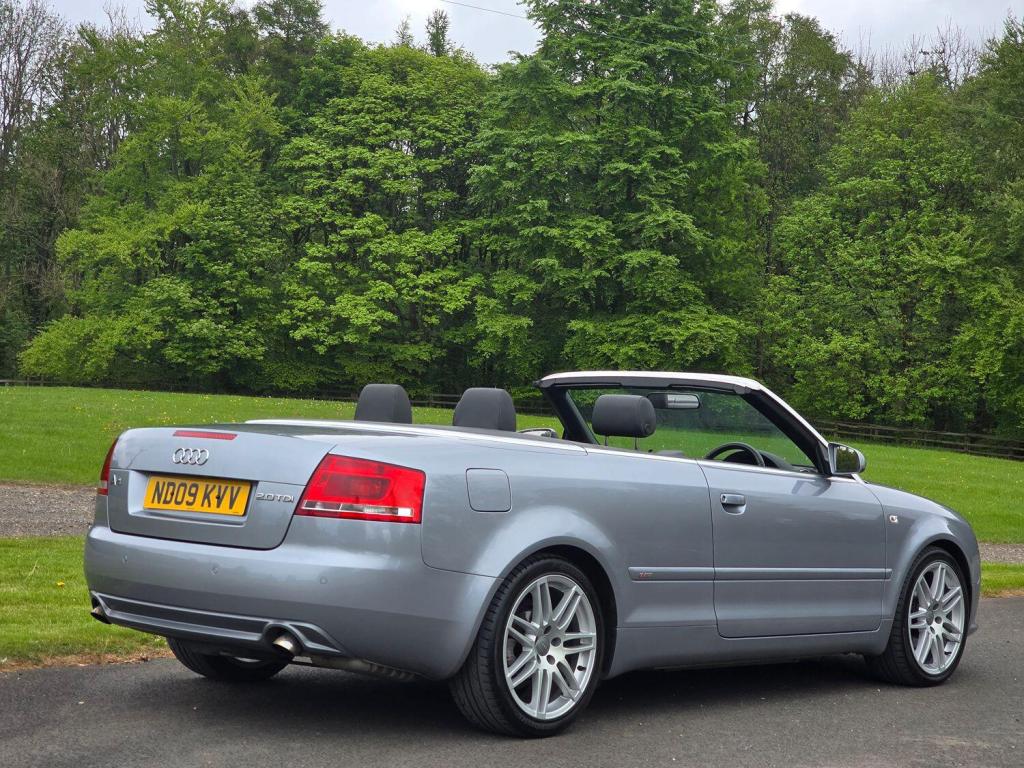 AUDI A4 2.0 TDI S line 2009