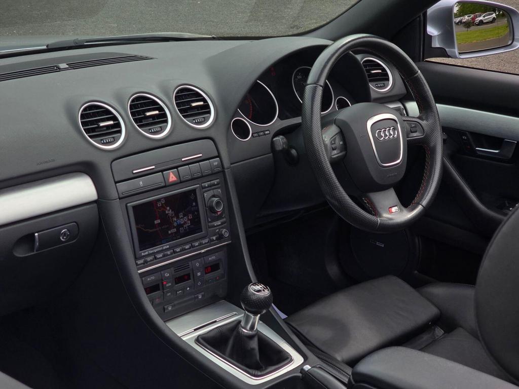 AUDI A4 2.0 TDI S line 2009