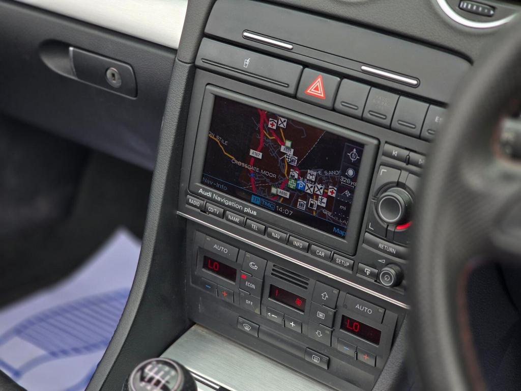 AUDI A4 2.0 TDI S line 2009