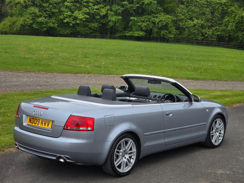 AUDI A4 2.0 TDI S line 2009