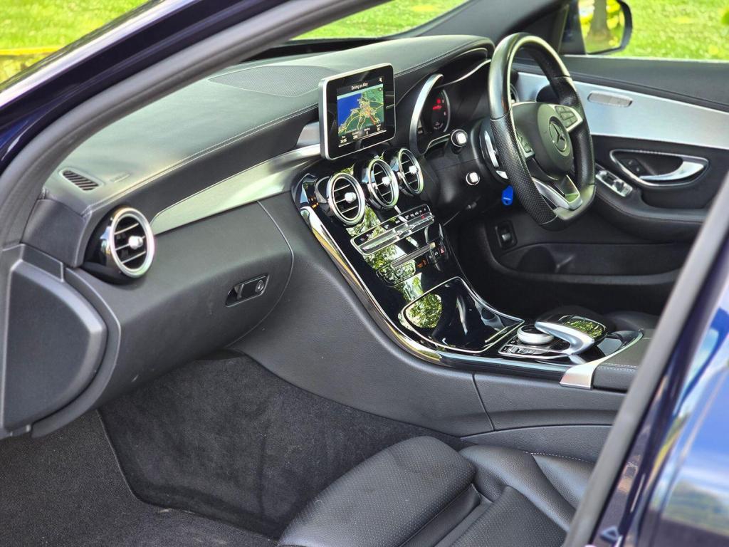 MERCEDES-BENZ C CLASS 2.1 C300dh AMG Line 2015