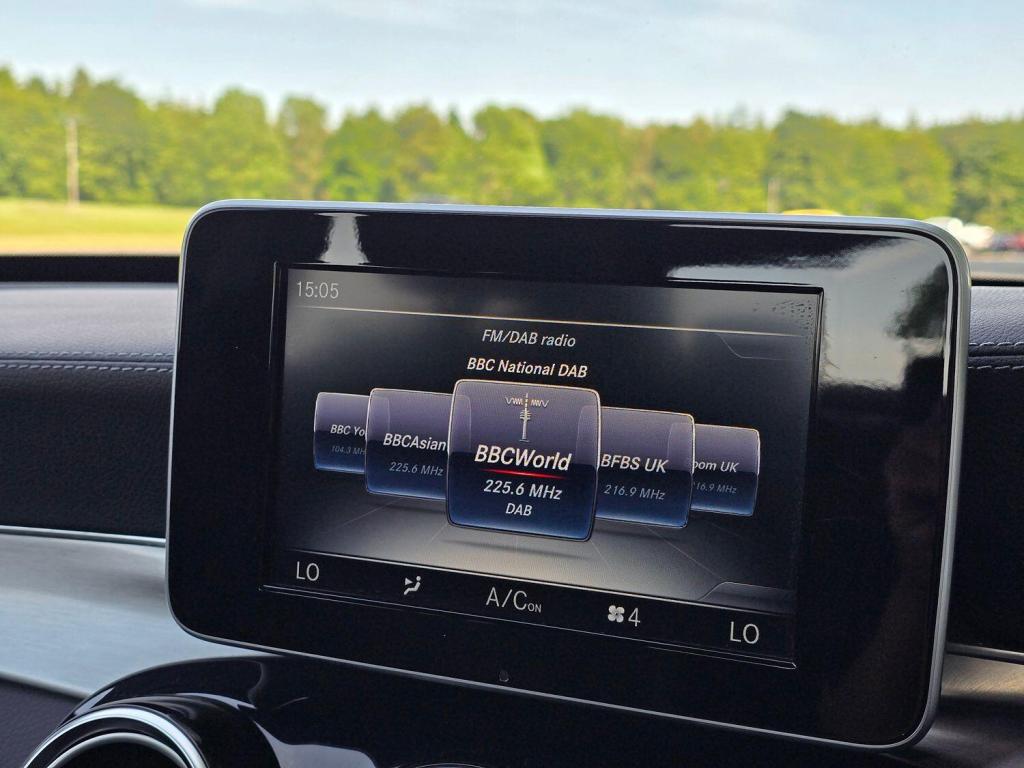 MERCEDES-BENZ C CLASS 2.1 C300dh AMG Line 2015