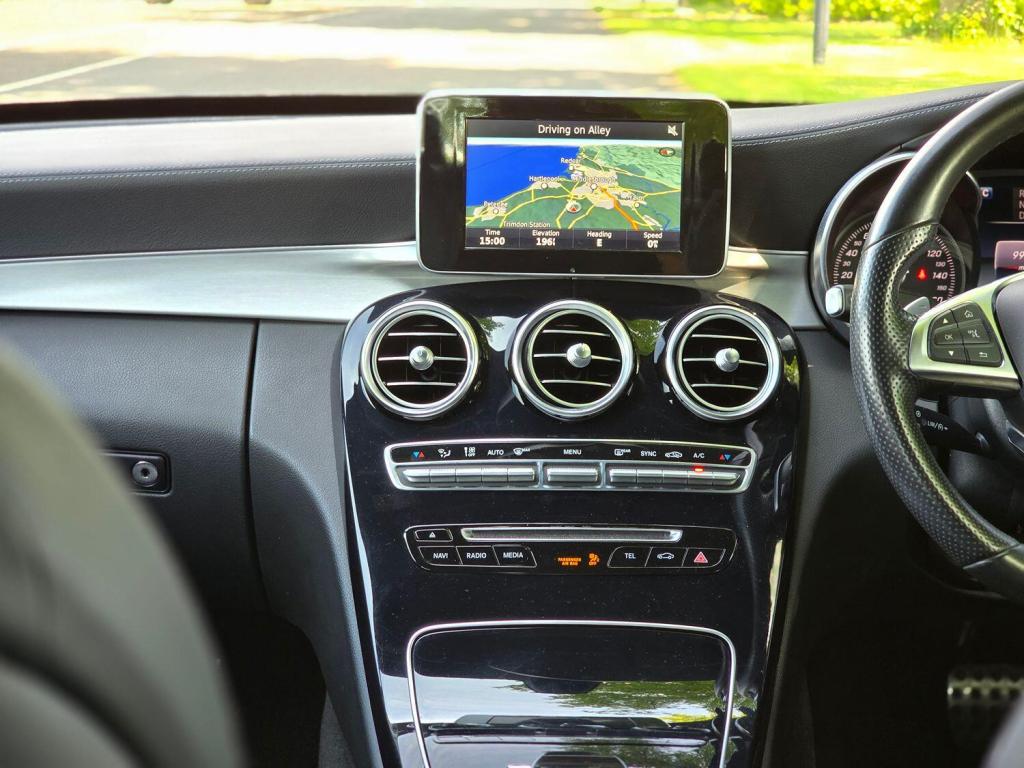 MERCEDES-BENZ C CLASS 2.1 C300dh AMG Line 2015