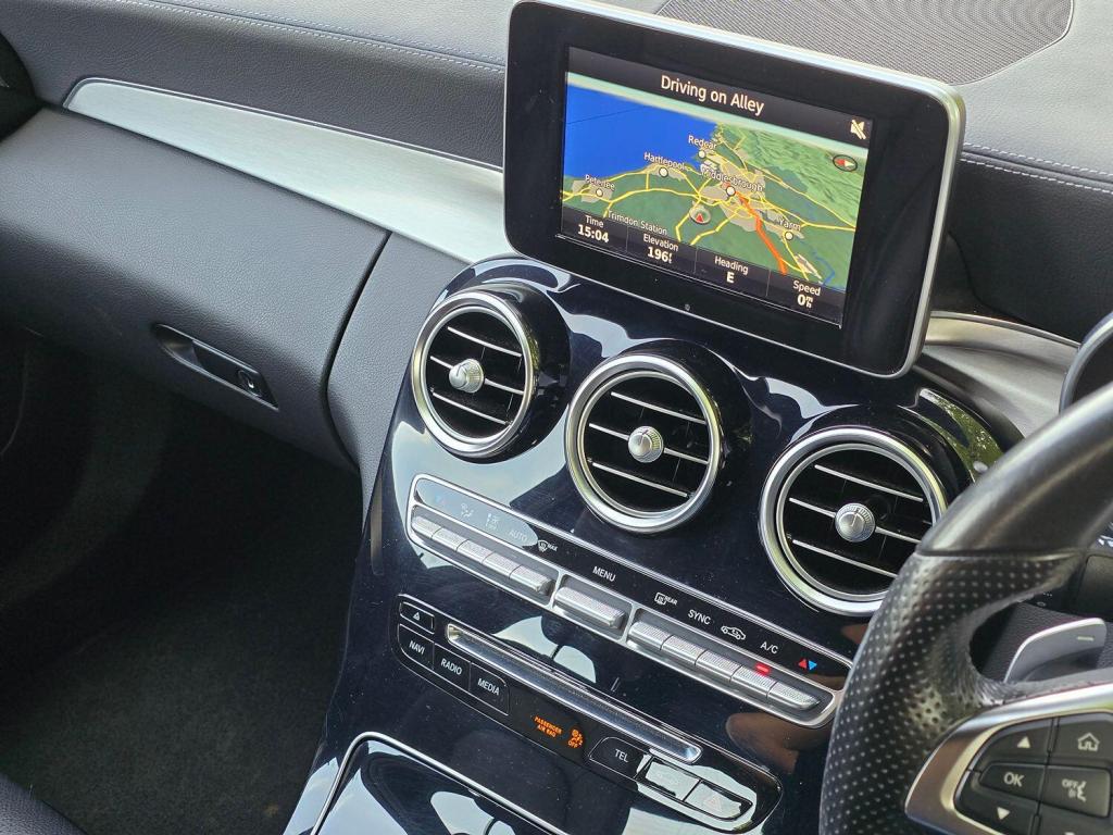 MERCEDES-BENZ C CLASS 2.1 C300dh AMG Line 2015