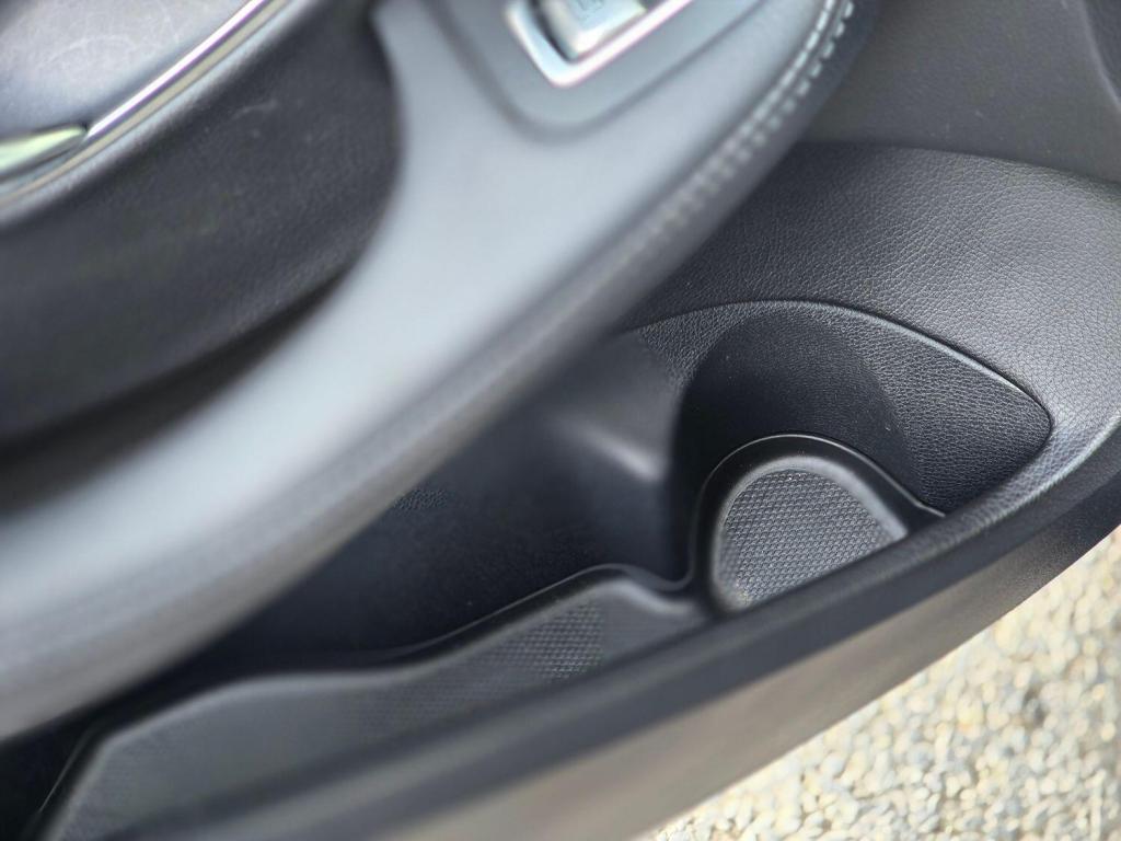 MERCEDES-BENZ C CLASS 2.1 C300dh AMG Line 2015