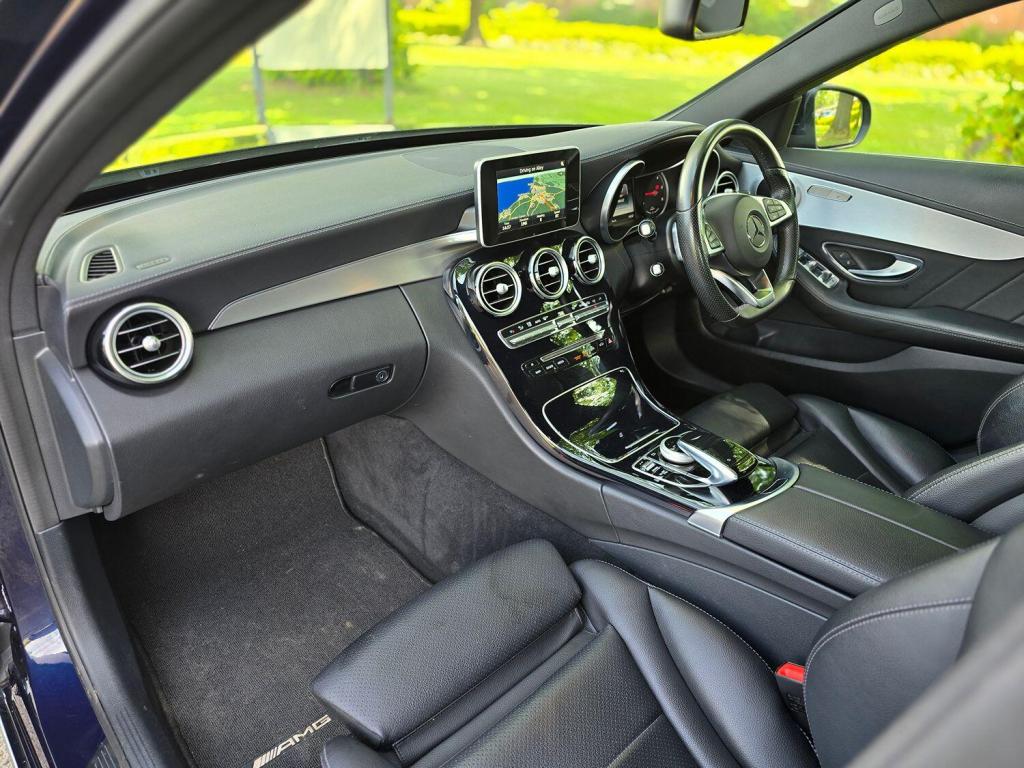 MERCEDES-BENZ C CLASS 2.1 C300dh AMG Line 2015