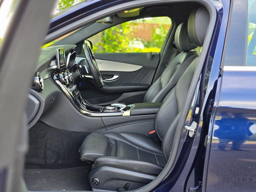 MERCEDES-BENZ C CLASS 2.1 C300dh AMG Line 2015