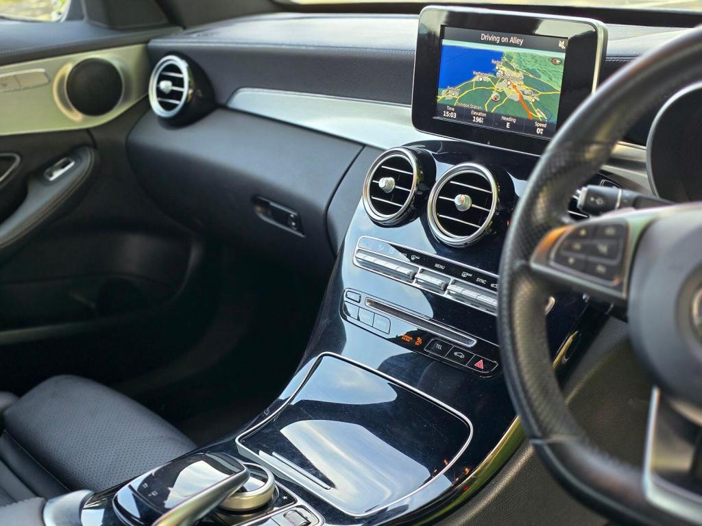 MERCEDES-BENZ C CLASS 2.1 C300dh AMG Line 2015