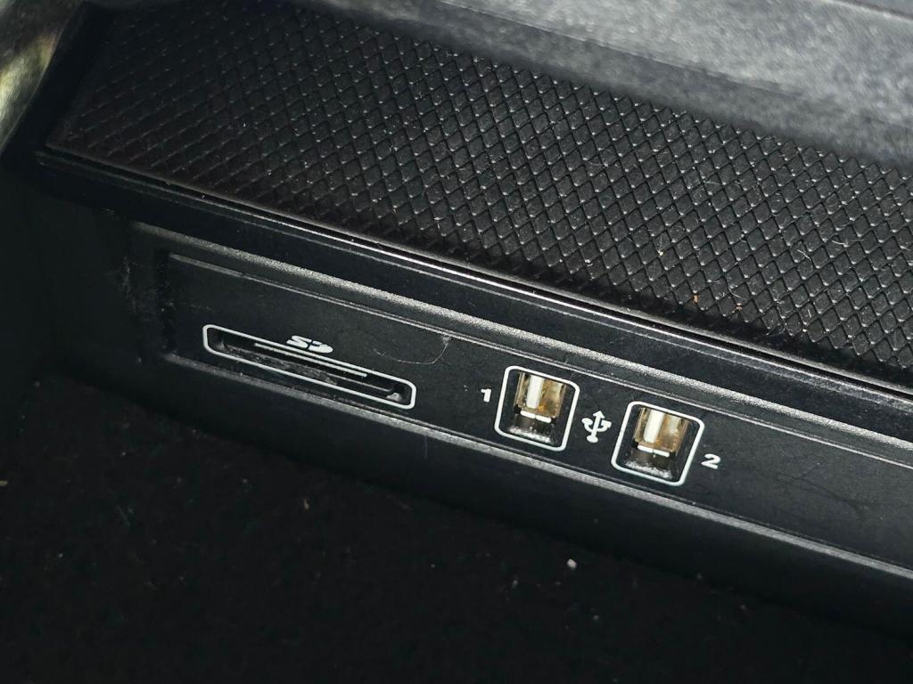 MERCEDES-BENZ C CLASS 2.1 C300dh AMG Line 2015