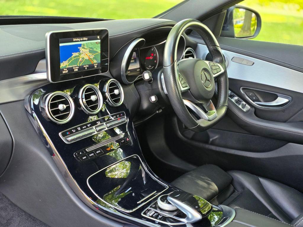 MERCEDES-BENZ C CLASS 2.1 C300dh AMG Line 2015