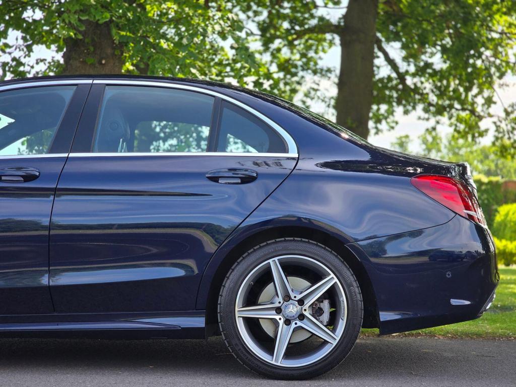 MERCEDES-BENZ C CLASS 2.1 C300dh AMG Line 2015