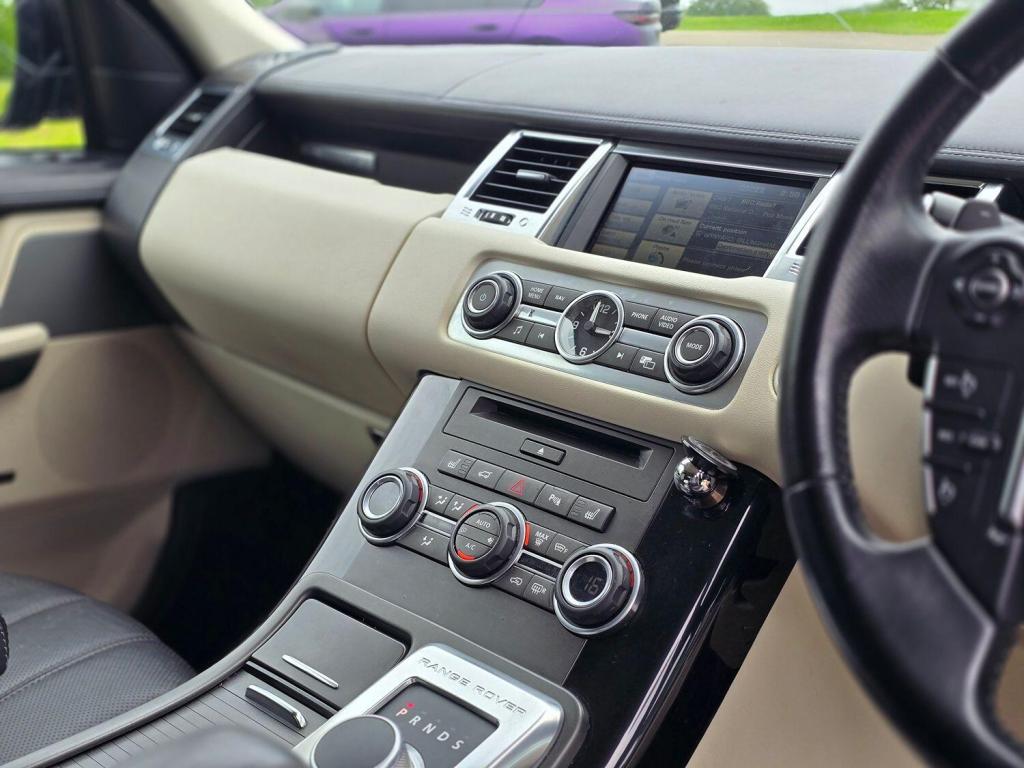 LAND ROVER RANGE ROVER SPORT 3.0 SD V6 HSE Black 2013