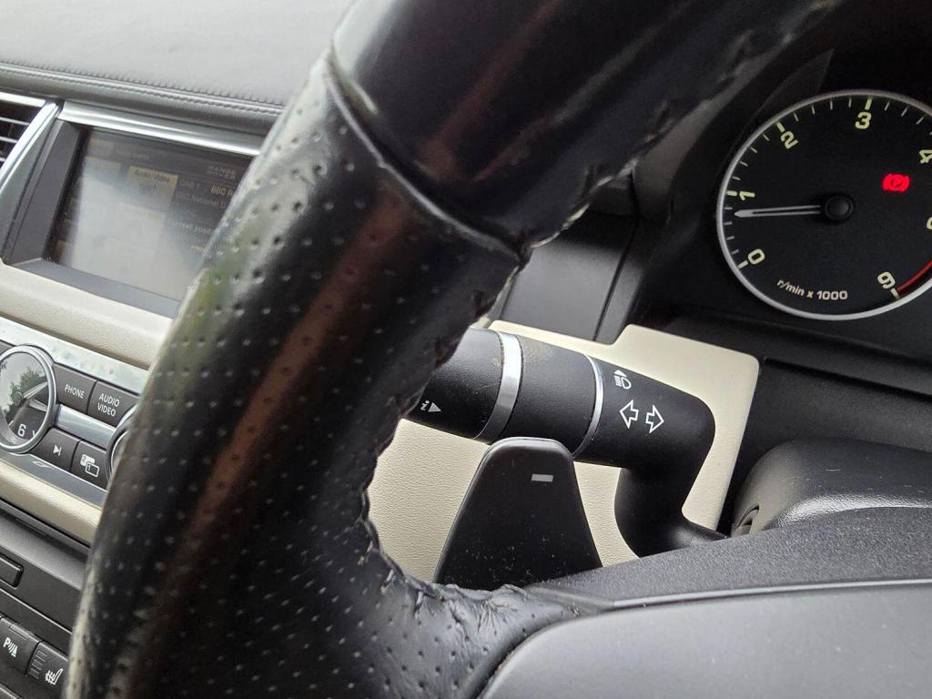 LAND ROVER RANGE ROVER SPORT 3.0 SD V6 HSE Black 2013