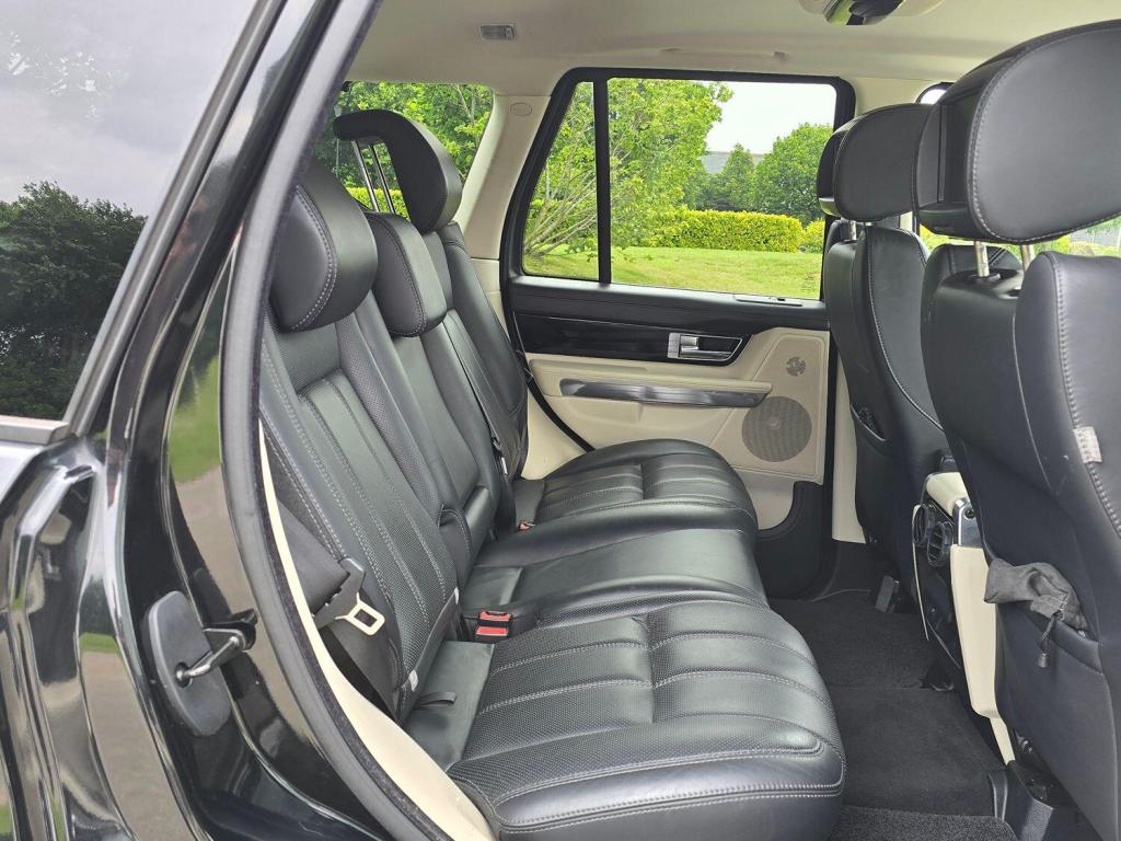 LAND ROVER RANGE ROVER SPORT 3.0 SD V6 HSE Black 2013