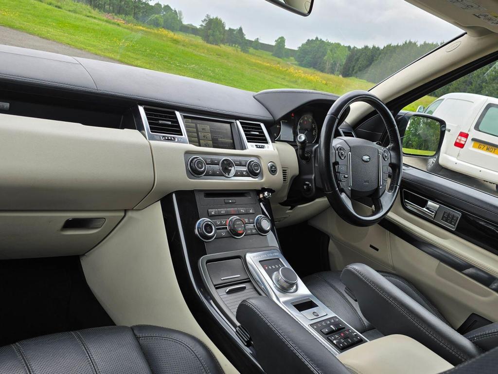 LAND ROVER RANGE ROVER SPORT 3.0 SD V6 HSE Black 2013