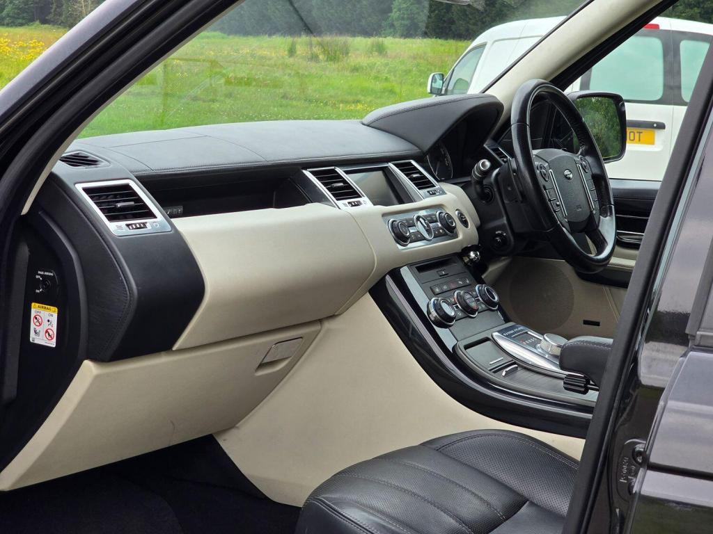 LAND ROVER RANGE ROVER SPORT 3.0 SD V6 HSE Black 2013