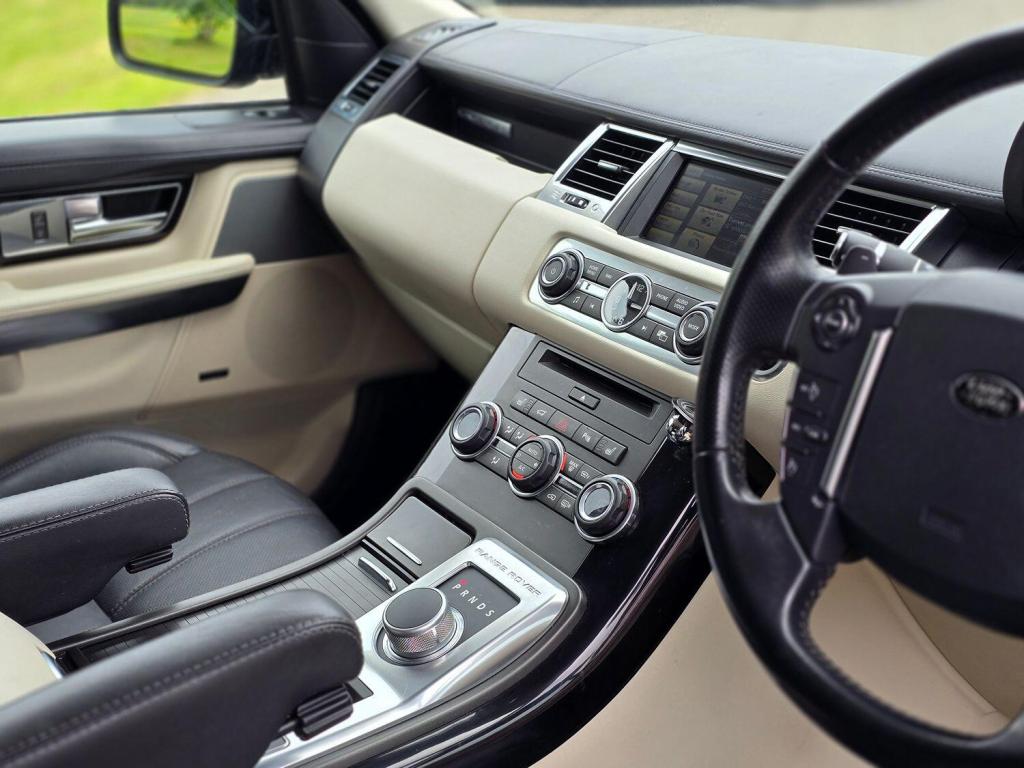 LAND ROVER RANGE ROVER SPORT 3.0 SD V6 HSE Black 2013