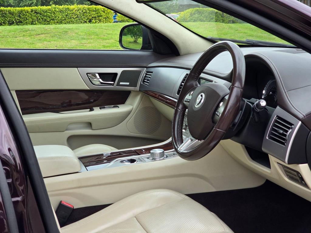JAGUAR XF 3.0 d V6 Portfolio 2010