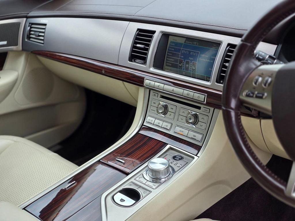 JAGUAR XF 3.0 d V6 Portfolio 2010
