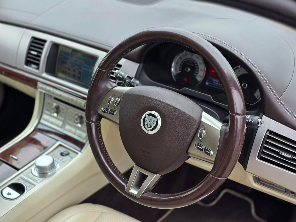 JAGUAR XF 3.0 d V6 Portfolio 2010