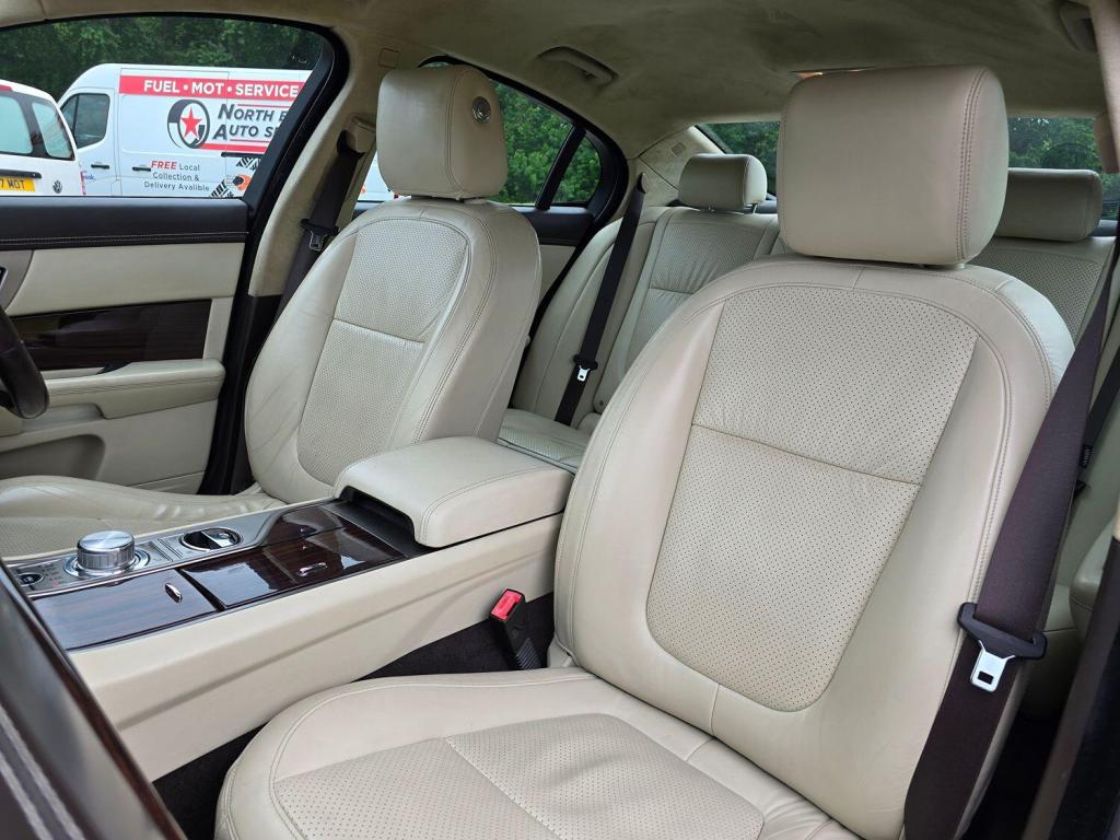 JAGUAR XF 3.0 d V6 Portfolio 2010