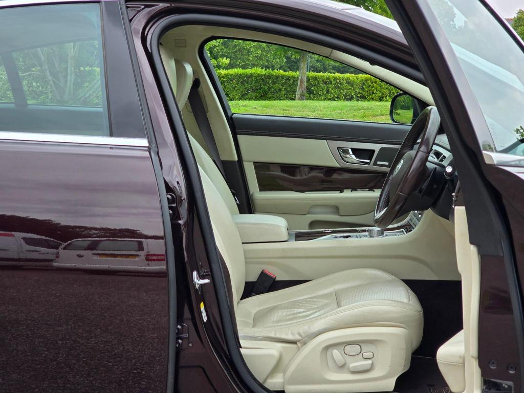 JAGUAR XF 3.0 d V6 Portfolio 2010