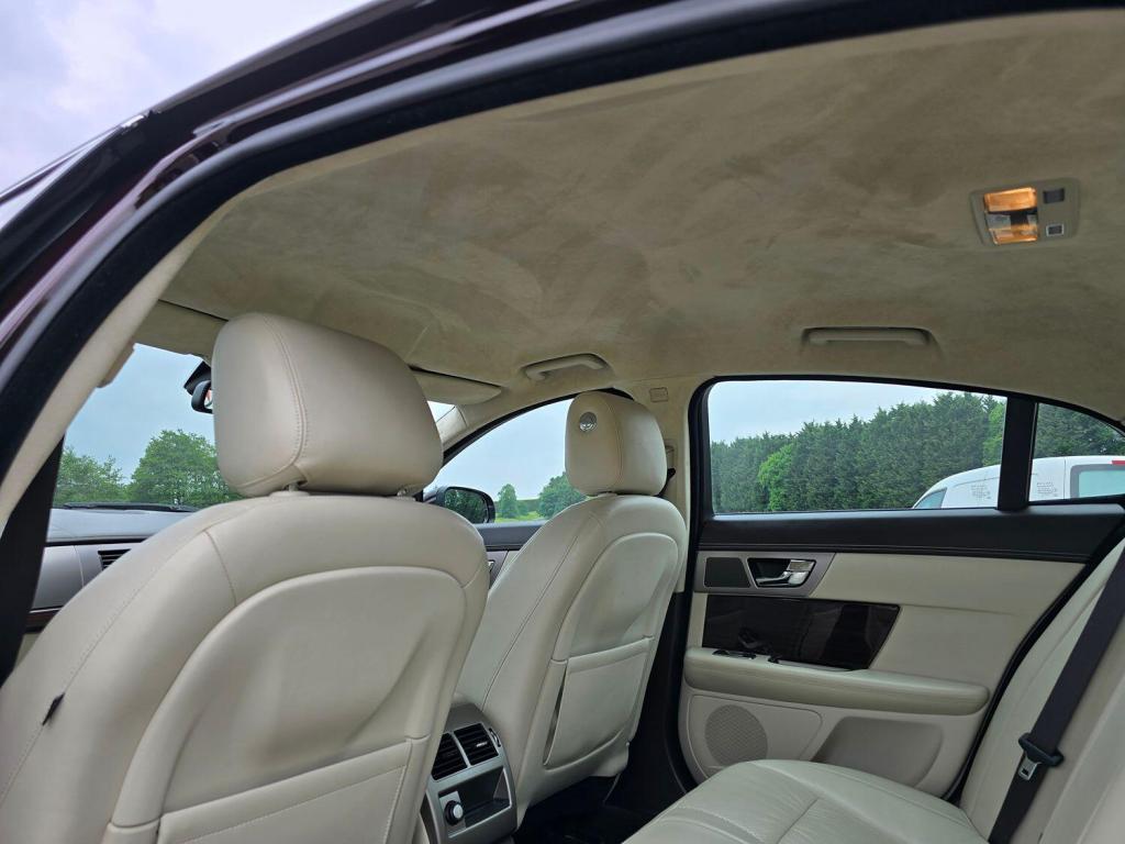 JAGUAR XF 3.0 d V6 Portfolio 2010