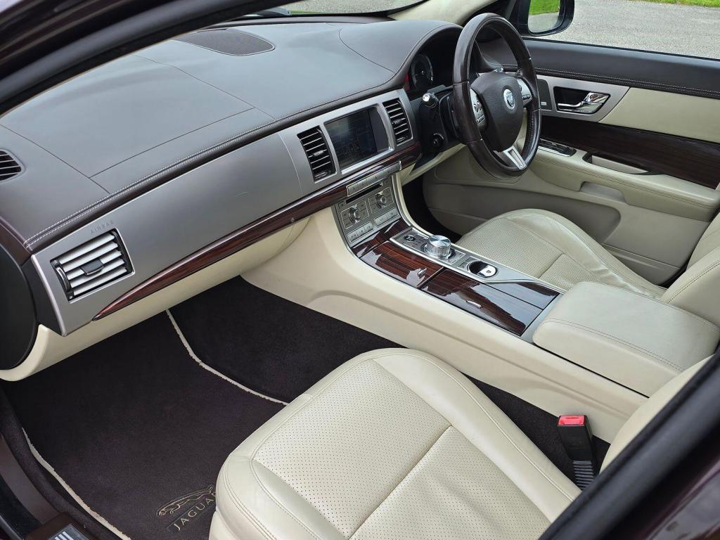 JAGUAR XF 3.0 d V6 Portfolio 2010