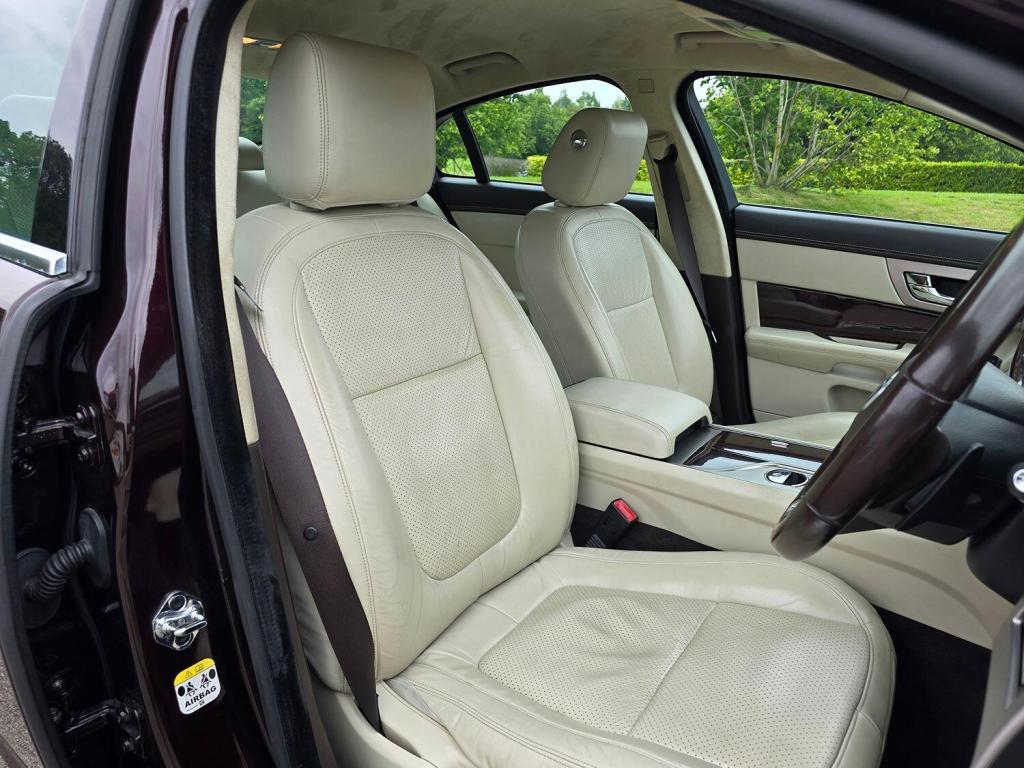 JAGUAR XF 3.0 d V6 Portfolio 2010