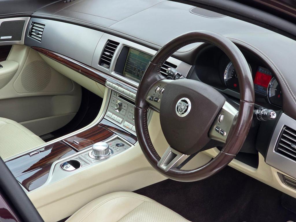 JAGUAR XF 3.0 d V6 Portfolio 2010