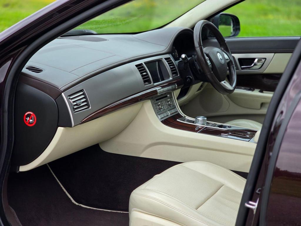 JAGUAR XF 3.0 d V6 Portfolio 2010
