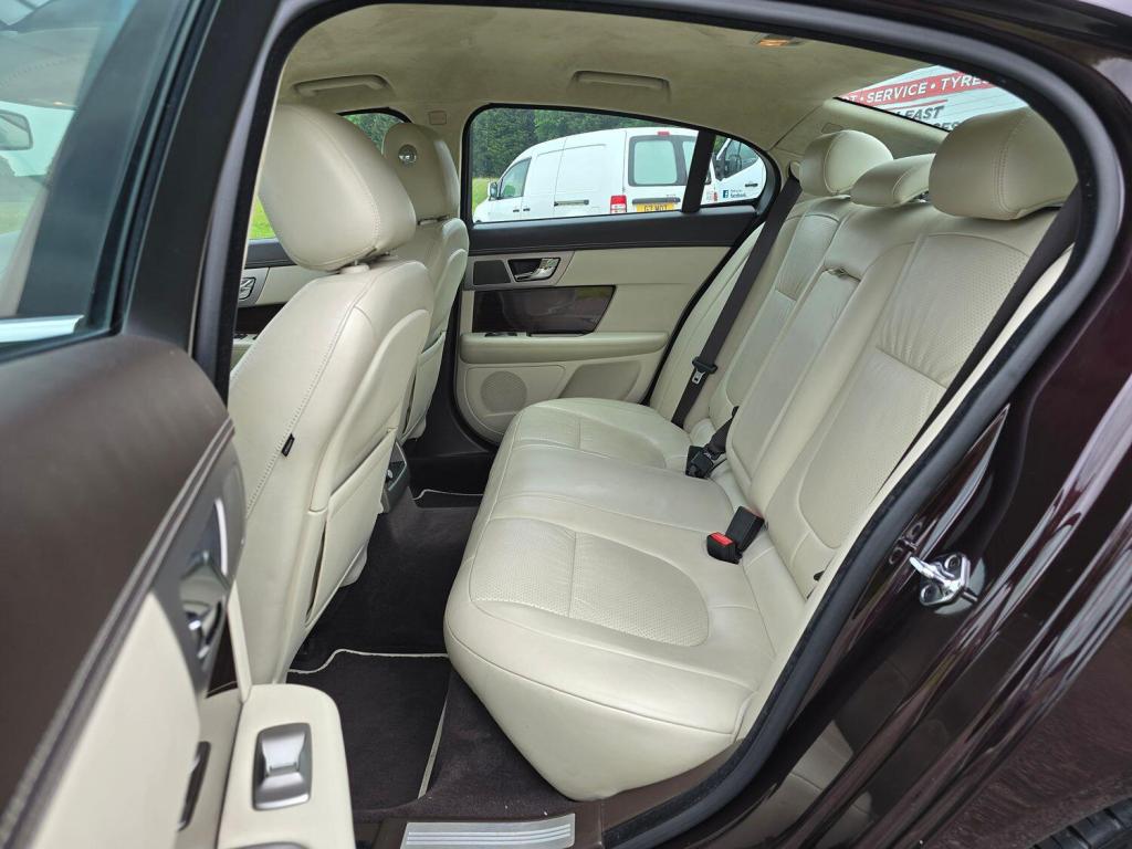 JAGUAR XF 3.0 d V6 Portfolio 2010