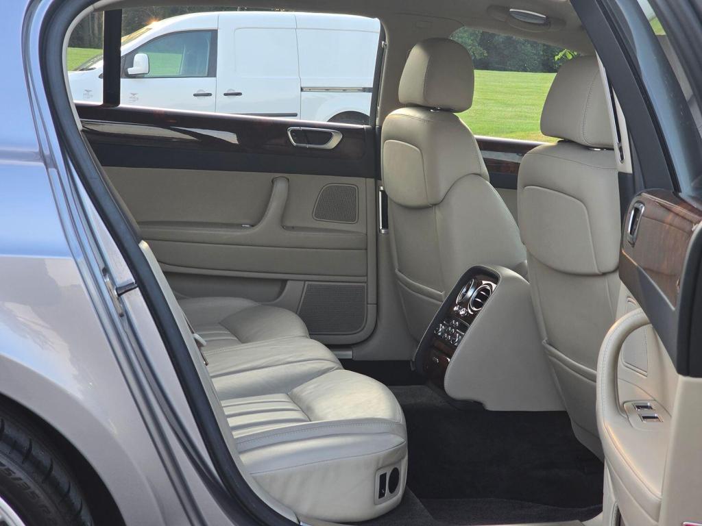 BENTLEY FLYING SPUR  2006