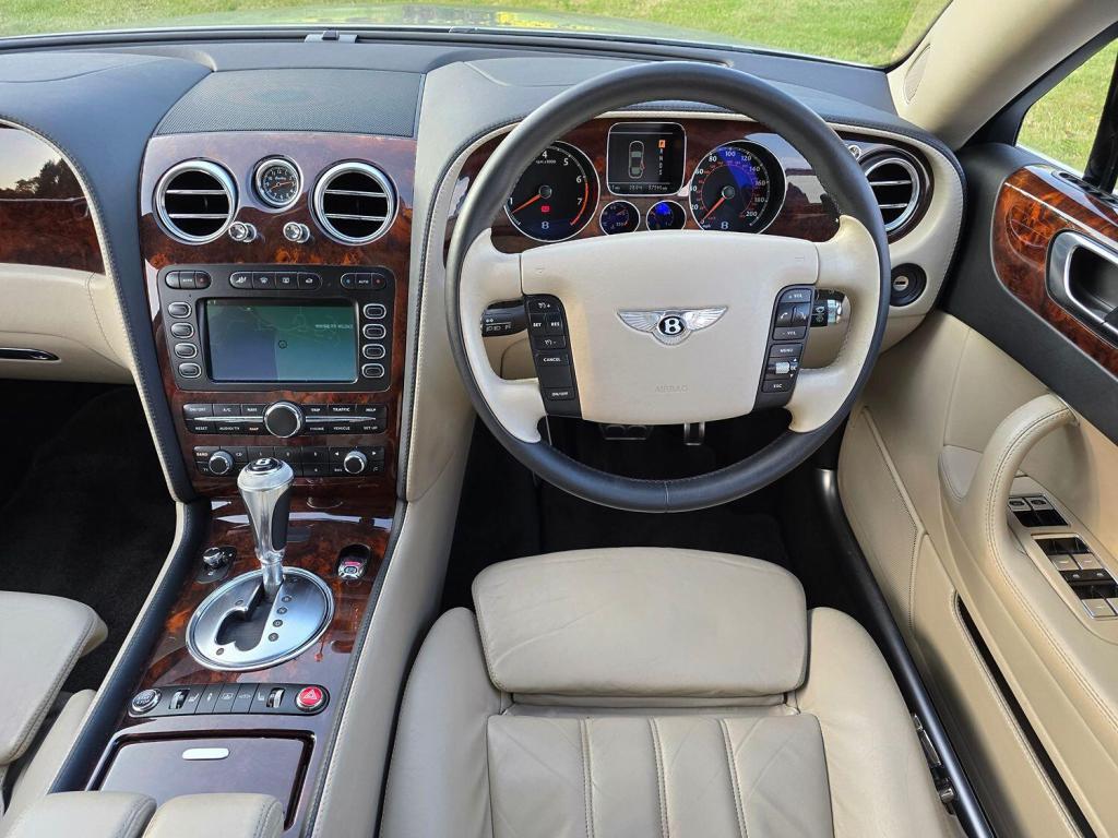 BENTLEY FLYING SPUR  2006