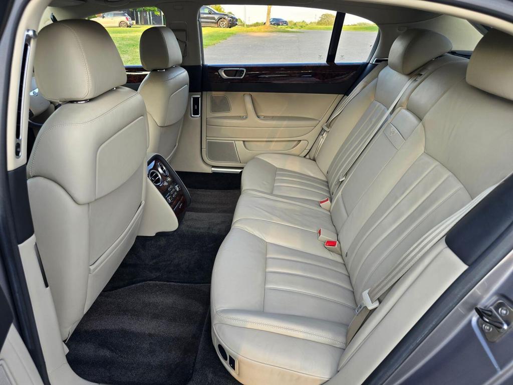 BENTLEY FLYING SPUR  2006