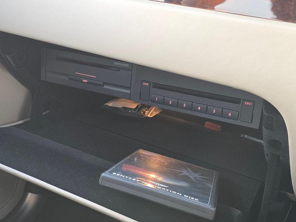 BENTLEY FLYING SPUR  2006