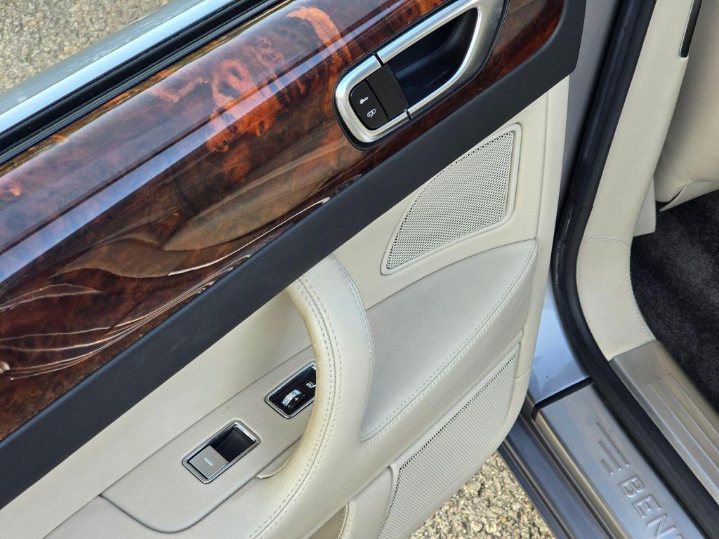 BENTLEY FLYING SPUR  2006