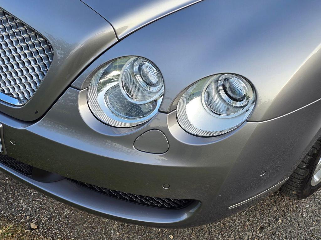 BENTLEY FLYING SPUR  2006