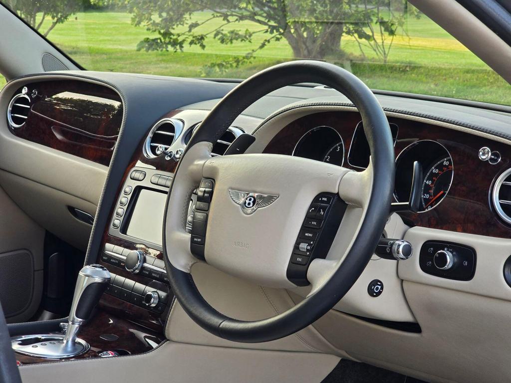 BENTLEY FLYING SPUR  2006