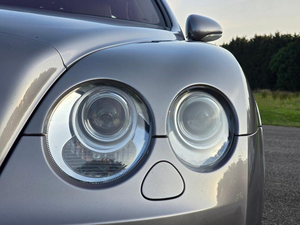 BENTLEY FLYING SPUR  2006